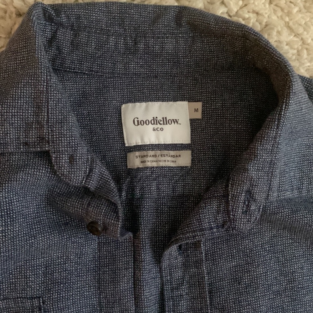 Men’s Goodfellow button down - Picture 2 of 4